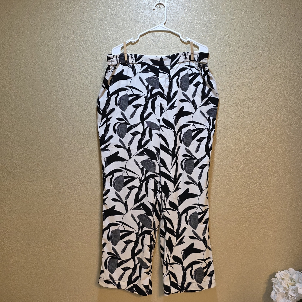 Adrienne Vittadini Black and White Leaf Wide Leg Pants - Size XL / NWOT